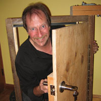 One of the members of the insight presents theatre company