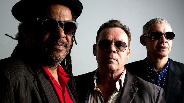 UB403