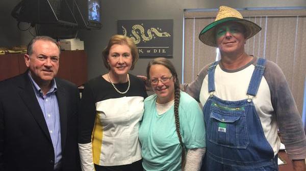 Kim Davis Mike Huckabee