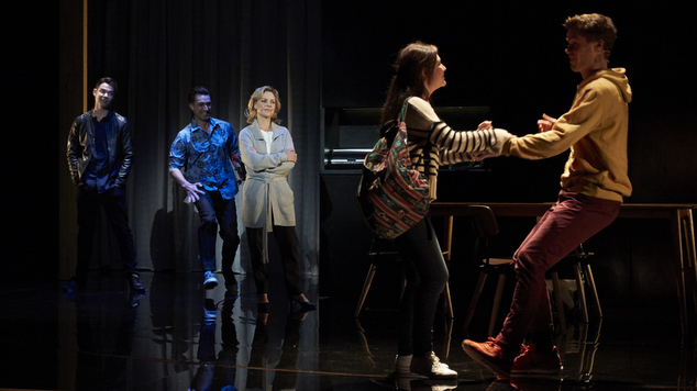 042 James Bell, Brendan Hanson, Rachael Beck, Shannen Alyce, Joel Horwood. Next to Normal. Image by Gary Marsh