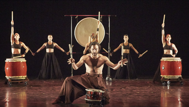 Matthew Lehman and Dancers of West Australian Ballet in Takuto by Eric Gauthier - Photo by Sergey Pevnev