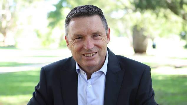 Lyle Shelton