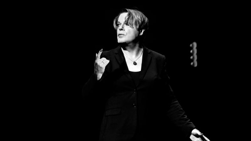 Eddie Izzard’s acclaimed ‘The Tragedy of Hamlet’ to tour Australia